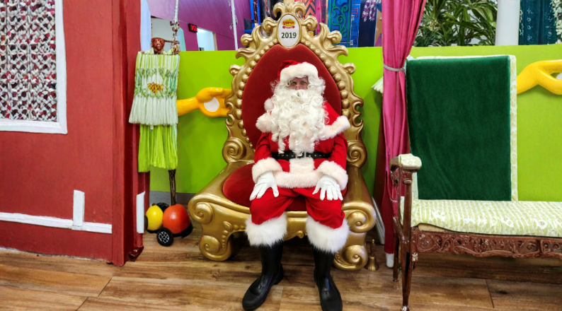 Children enjoying a festive Santa visit with Balloonatics Bruce
